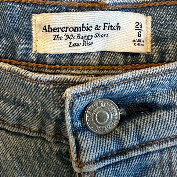 Abercrombie 90s Baggy Short - Picture 3 of 3
